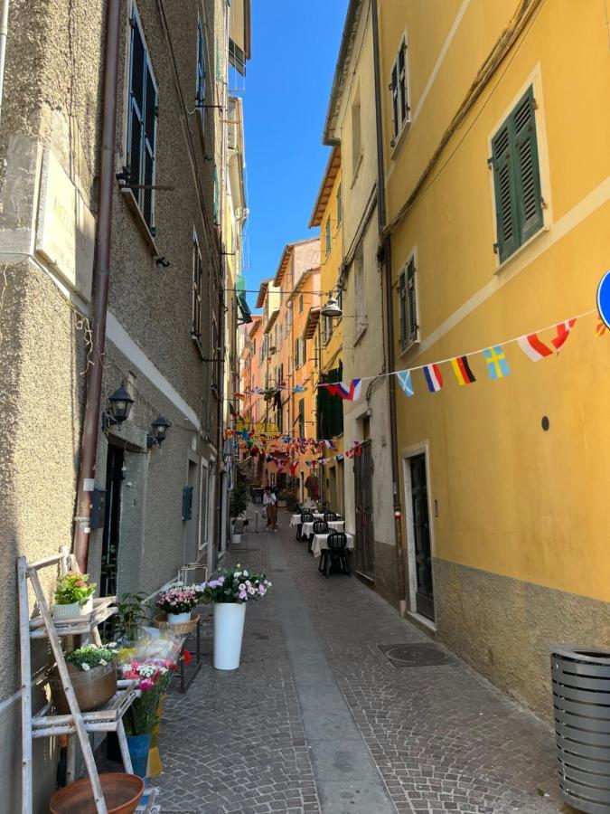 Отель La Torretta A San Terenzo Леричи Экстерьер фото