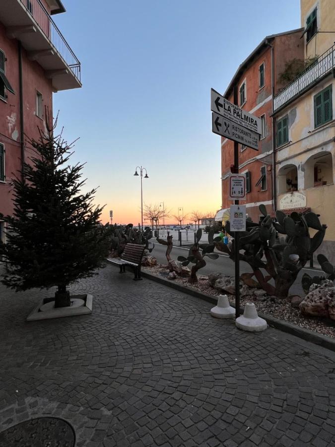 Отель La Torretta A San Terenzo Леричи Экстерьер фото